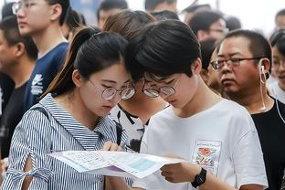 马特里：莱奥需要更好把握机会，但现在米兰每次输球人们都怪他